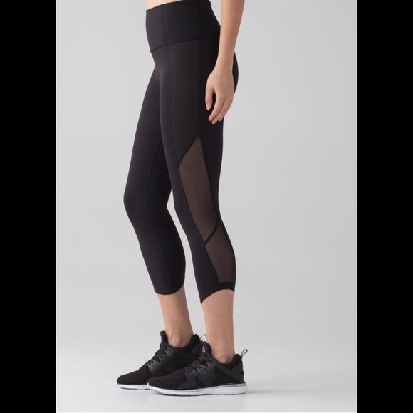 lululemon athletica Pants - Lululemon Body Con Crop *21 Size 6